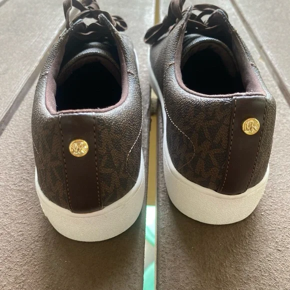 ✨BRAND NEW✨Michael Kors Women’s Brown Monogram Sneakers Size 9.5 - Picture 9 of 9